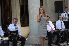 В Баку состоялось праздничное открытие нового сезона Театра песни имени Рашида Бейбутова (фото)
