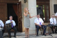 В Баку состоялось праздничное открытие нового сезона Театра песни имени Рашида Бейбутова (фото)
