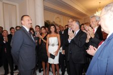 Президент Ильхам Алиев: Французско-азербайджанские связи развиваются очень успешно и стремительно (ФОТО)