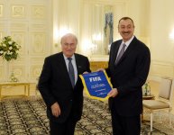 Президент Азербайджана принял главу ФИФА (ФОТО)