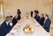 Президент Азербайджана принял главу ФИФА (ФОТО)