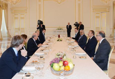 Президент Азербайджана принял главу ФИФА (ФОТО)