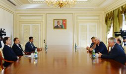 Президент Азербайджана принял сопредседателя группы энергетических исследований Сената Франции