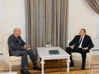 Президент Азербайджана принял гендиректора ISESCO
