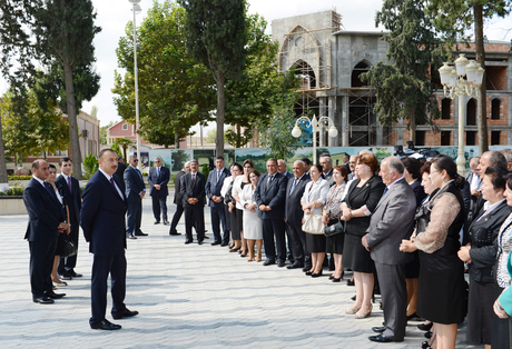 Президент Азербайджана ознакомился с Парком Нушабы в Барде (ФОТО)