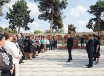 Президент Азербайджана ознакомился с Парком Нушабы в Барде (ФОТО)