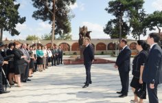 Президент Азербайджана ознакомился с Парком Нушабы в Барде (ФОТО)
