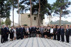 Президент Азербайджана ознакомился с Парком Нушабы в Барде (ФОТО)