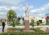 Президент Азербайджана Ильхам Алиев прибыл в Бардинский район (ФОТО)
