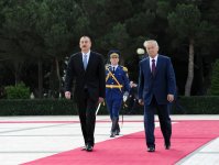 В Баку состоялась церемония официальной встречи Президента Узбекистана (ФОТО)