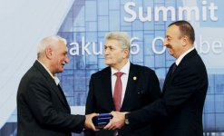 Президент Ильхам Алиев: Сегодня  все страны-члены ОЭС играют важную роль в своих регионах (ФОТО)