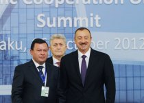 Президент Ильхам Алиев: Сегодня  все страны-члены ОЭС играют важную роль в своих регионах (ФОТО)