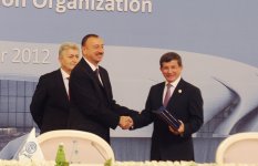 Президент Ильхам Алиев: Сегодня  все страны-члены ОЭС играют важную роль в своих регионах (ФОТО)