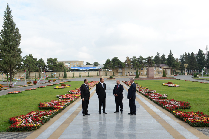 Президент Ильхам Алиев прибыл в Имишлинский район (ФОТО)