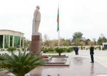 Ильхам Алиев находится с визитом в Саатлинском районе (ФОТО)