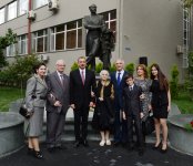 Президент Азербайджана принял участие в открытии памятника Бюльбюлю (ФОТО)