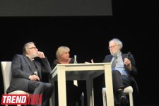 В Баку прошел "братский" вечер Адомайтиса и Будрайтиса: "Не понял, как с перепугу оказался в Сумгайыте" (фото)