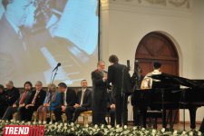 Первый визит в Баку увенчался победой - обладательница Гран-при конкурса имени Бюльбюля Дениз Йетим (фото)