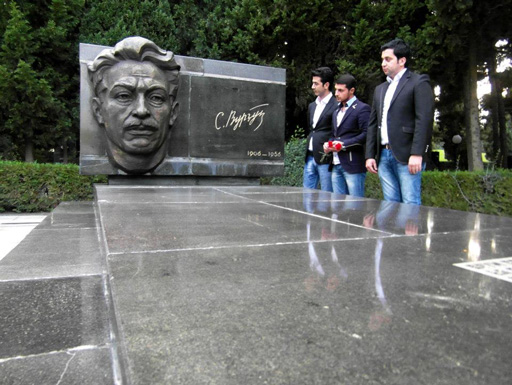 Солисты группы "Джахан" почтили память корифеев азербайджанской культуры и искусства (фото)