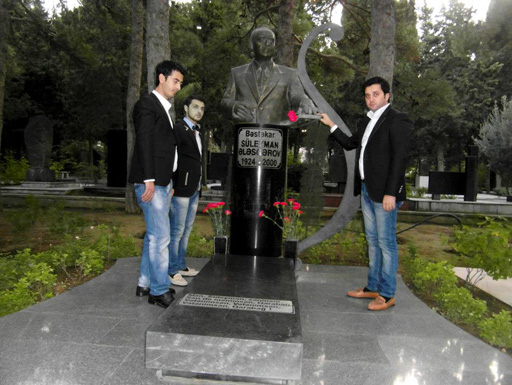 Солисты группы "Джахан" почтили память корифеев азербайджанской культуры и искусства (фото)