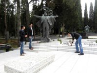Солисты группы "Джахан" почтили память корифеев азербайджанской культуры и искусства (фото)