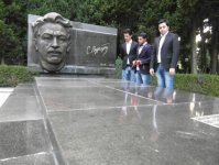 Солисты группы "Джахан" почтили память корифеев азербайджанской культуры и искусства (фото)