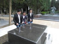 Солисты группы "Джахан" почтили память корифеев азербайджанской культуры и искусства (фото)