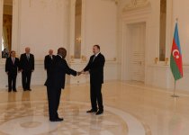 Президент Азербайджана принял верительные грамоты послов ряда стран (версия 8) (ФОТО)