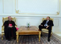 Президент Азербайджана принял верительные грамоты послов ряда стран (версия 8) (ФОТО)