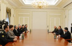 Президент Азербайджана принял министра обороны Украины