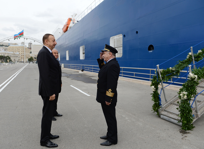 Президент Азербайджана принял участие в церемонии ввода в эксплуатацию паромов "Балакен" и "Барда" (ФОТО)