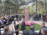 В Молдове состоялось открытие обновленного парка имени Низами Гянджеви (фото)