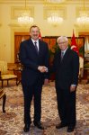 Состоялась расширенная встреча президентов Азербайджана и Сингапура (ФОТО)