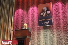 В Аздраме состоялся торжественный вечер, посвященный 200-летию Мирзы Фатали Ахундзаде (фотосессия)