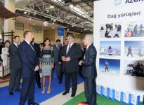 Президент Азербайджана и его супруга ознакомились с открывшимися в Баку выставками (версия 2) (ФОТО)