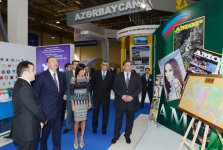 Президент Азербайджана и его супруга ознакомились с открывшимися в Баку выставками (версия 2) (ФОТО)
