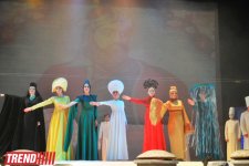 В Баку состоялась премьера спектакля Йонаса Вайткуса "Семь красавиц" – современный взгляд на произведение Низами (фото)