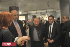 В Баку представлена первая ретроспектива в истории азербайджанского изобразительного искусства (фото)