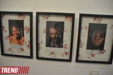 В Баку представлены креативные проекты  - эмбрион, инсталляция из зеркал, тело с гвоздями…(фото)