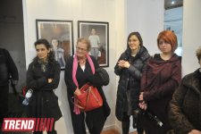 В Баку представлены креативные проекты  - эмбрион, инсталляция из зеркал, тело с гвоздями…(фото)