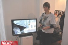В Баку представлены креативные проекты  - эмбрион, инсталляция из зеркал, тело с гвоздями…(фото)