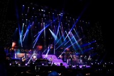 Поступил в продажу CD/DVD с концертным выступлением EMINа в "Крокус Сити Холл" (фото)