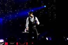 Поступил в продажу CD/DVD с концертным выступлением EMINа в "Крокус Сити Холл" (фото)