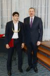 Президент Азербайджана и его супруга приняли участие в церемонии награждения спортсменов по итогам 2012 года (ФОТО)