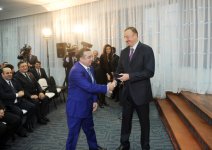 Президент Азербайджана и его супруга приняли участие в церемонии награждения спортсменов по итогам 2012 года (ФОТО)