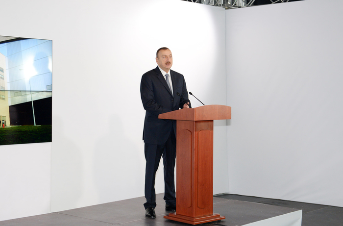 Президент Азербайджана принял участие в открытии заводов по сортировке и сжиганию твердых бытовых отходов (версия 2) (ФОТО)