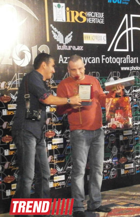 В Баку состоялась церемония вручения премии "Фотограф года - 2012" (фотосессия)