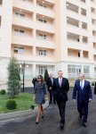Президент Азербайджана и его супруга приняли участие в церемонии сдачи в эксплуатацию дома для инвалидов и семей шехидов в Сумгайыте (ФОТО)