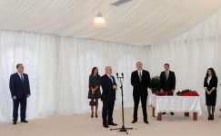 Президент Азербайджана и его супруга приняли участие в церемонии сдачи в эксплуатацию дома для инвалидов и семей шехидов в Сумгайыте (ФОТО)