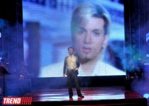 В Баку состоялся грандиозный "прощальный" вечер Фаига Агаева - искренность, цветы, феерическое шоу (фотосессия)